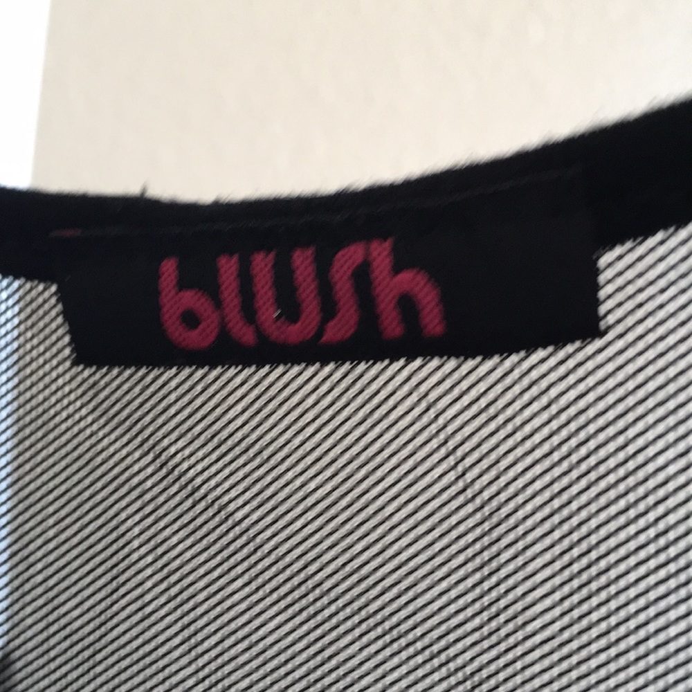 Blush Tops - Picture 6 of 6